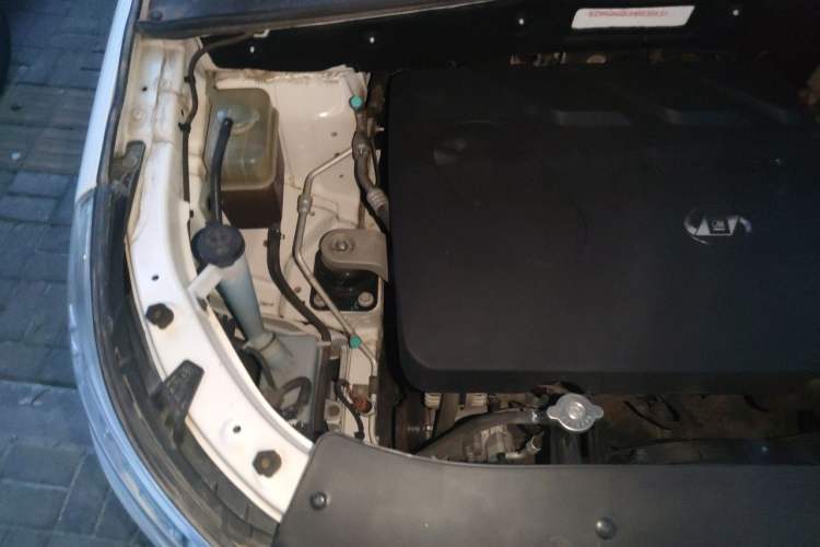Used Baojun 560 2016 1.8L Manual Luxury Edition Engine Bay Right