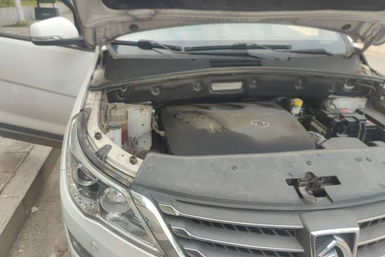 Used Baojun 560 2016 1.8L iAMT Luxury Model Engine Bay Right
