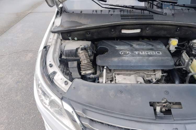 Used Baojun 560 2016 1.5T Manual Elite Edition Engine Bay Right