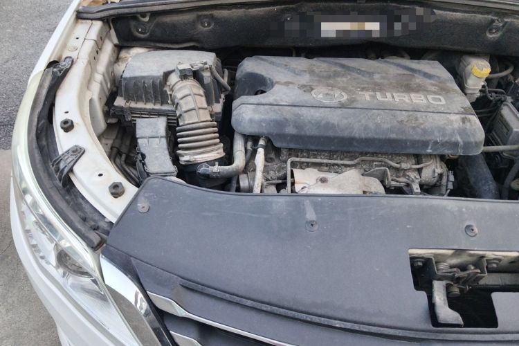 Used Baojun 560 2016 1.5T Manual Comfort Edition Engine Bay Right