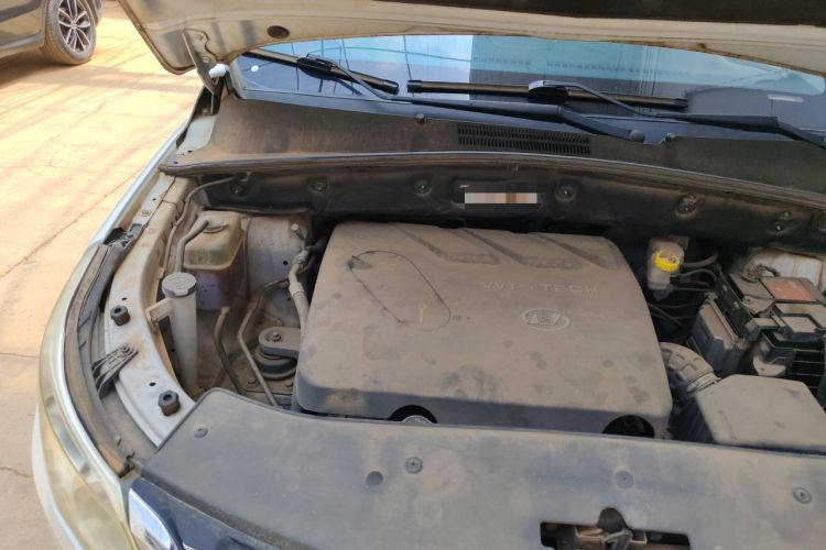 Used Baojun 560 2016 1.8L Manual Luxury Edition Engine Bay Right