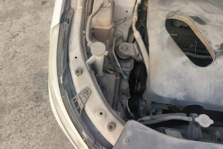 Used Baojun 560 2016 1.8L iAMT Luxury Model Engine Bay Right