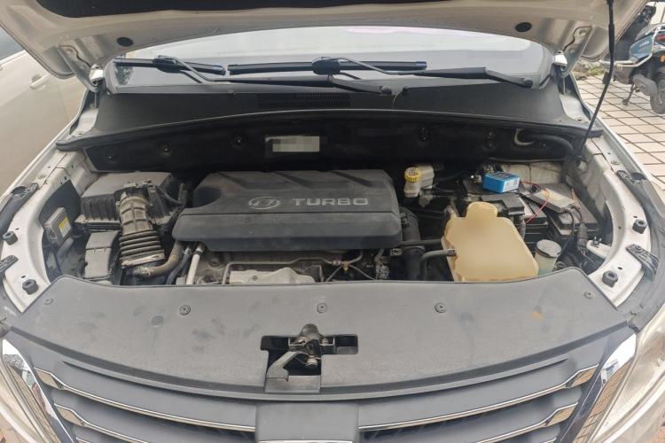 Used Baojun 560 2016 1.5T Manual Luxury Model Engine Bay