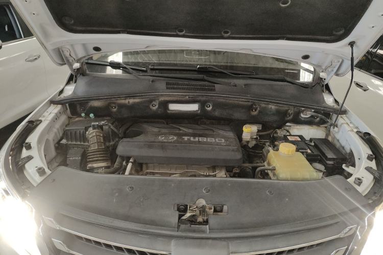 Used Baojun 560 2016 1.5T Manual Comfort Edition Engine Bay