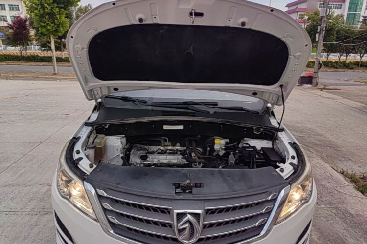 Used Baojun 560 2016 1.8L Manual Value Edition Engine Bay