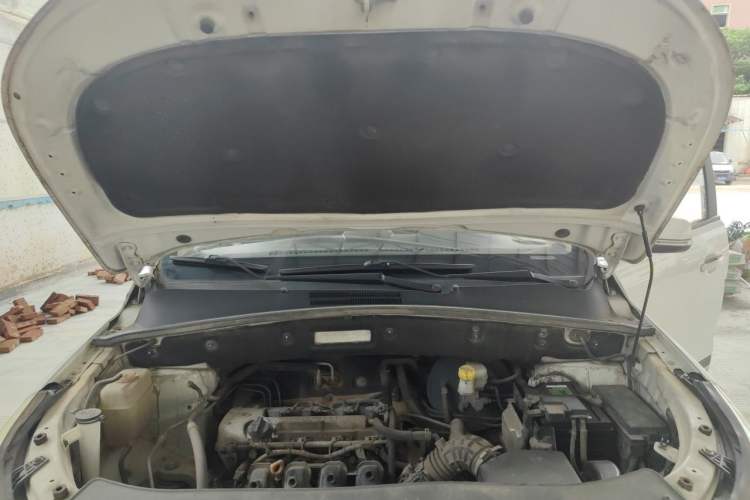 Used Baojun 560 2016 1.8L Manual Value Edition Engine Bay