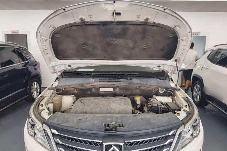Used Baojun 560 2016 1.8L iAMT Luxury Model Engine Bay