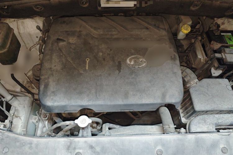 Used Baojun 560 2016 1.8L iAMT Luxury Model Engine Bay