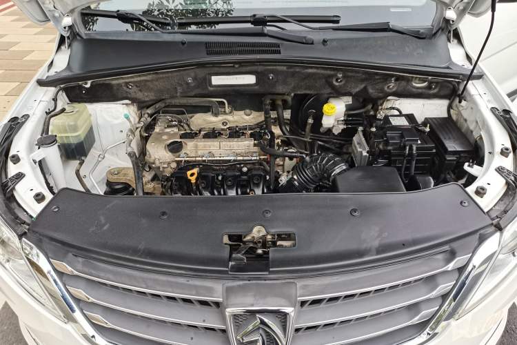 Used Baojun 560 2016 1.8L Manual Value Edition Engine Bay