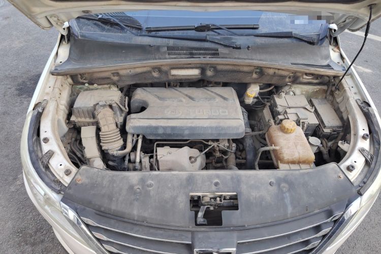 Used Baojun 560 2016 1.5T Manual Comfort Edition Engine Bay
