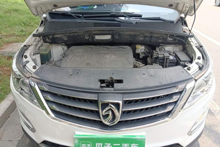 Used Baojun 560 2016 1.8L iAMT Luxury Model Engine Bay