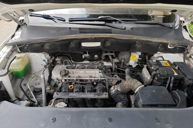 Used Baojun 560 2016 1.8L iAMT Luxury Model Engine Bay