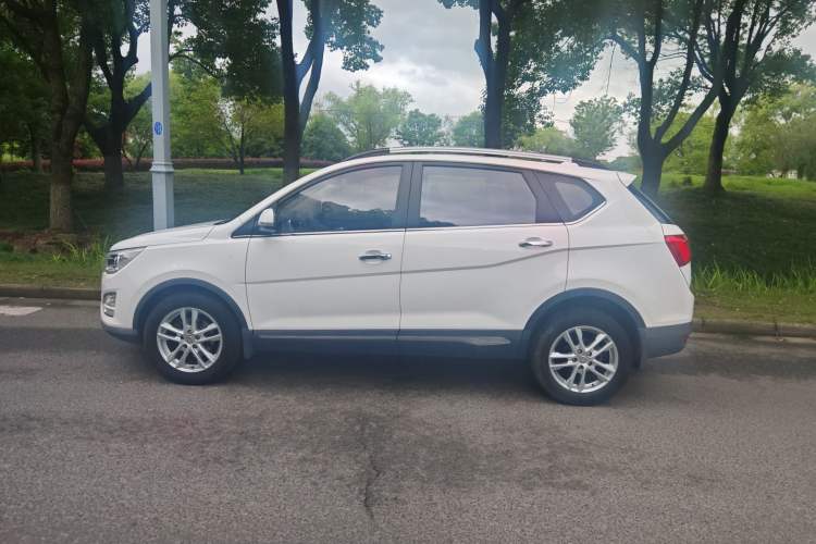 Used Baojun 560 2016 1.5T Manual Elite Edition Exterior 1
