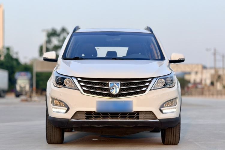 Used Baojun 560 2016 1.8L Manual Luxury Edition Exterior 1