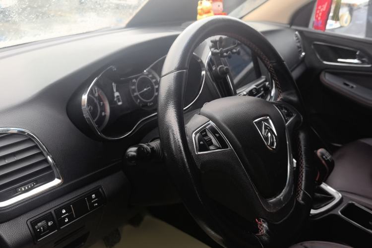 Used Baojun 560 2016 1.8L Manual Luxury Edition Exterior 11