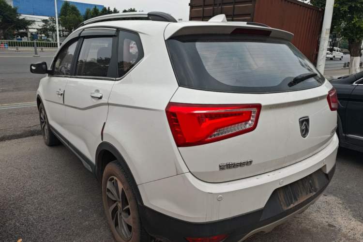 Used Baojun 560 2016 1.8L Manual Luxury Edition Exterior 2