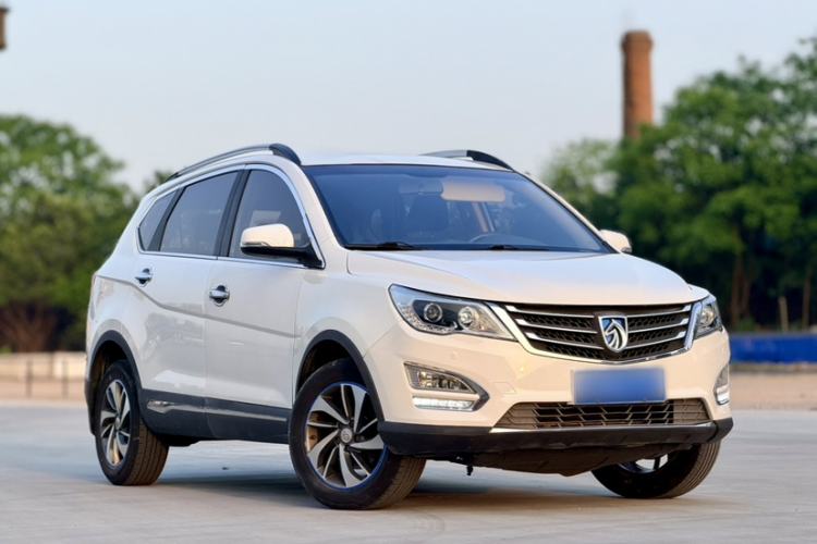 Used Baojun 560 2016 1.8L Manual Luxury Edition Exterior 2