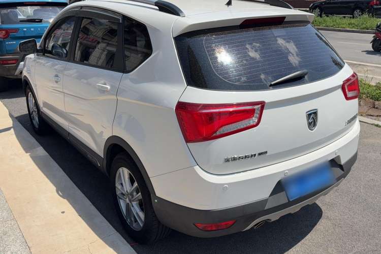 Used Baojun 560 2016 1.5T Manual Comfort Edition Exterior 3