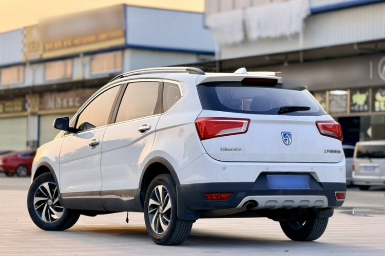 Used Baojun 560 2016 1.8L Manual Luxury Edition Exterior 3