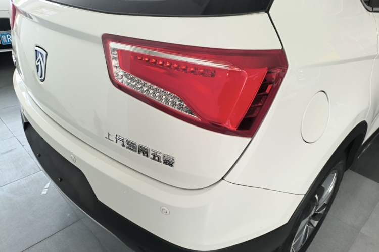 Used Baojun 560 2016 1.8L Manual Luxury Edition Exterior 3