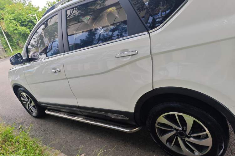 Used Baojun 560 2016 1.8L iAMT Luxury Model Exterior 3