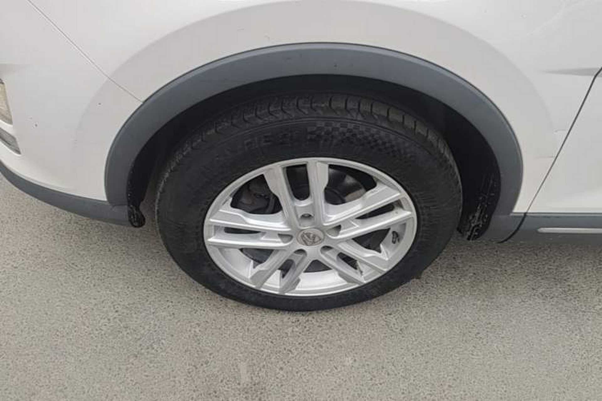 Used Baojun 560 2016 1.8L Manual Comfort Edition Exterior 4
