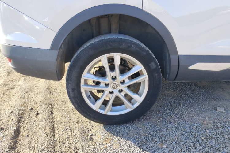Used Baojun 560 2016 1.8L Manual Value Edition Exterior 4
