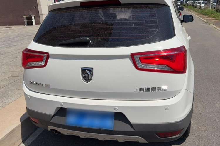 Used Baojun 560 2016 1.5T Manual Comfort Edition Exterior 4