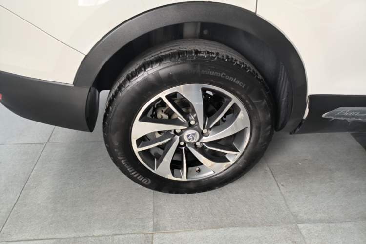 Used Baojun 560 2016 1.8L Manual Luxury Edition Exterior 5