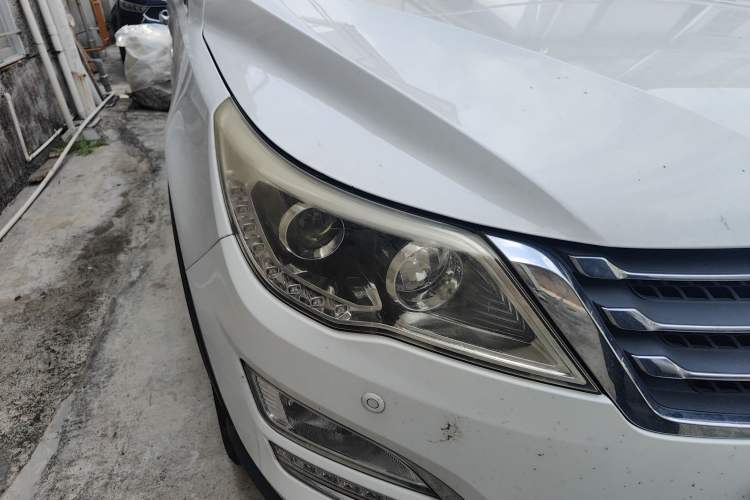 Used Baojun 560 2016 1.8L Manual Luxury Edition Exterior 6