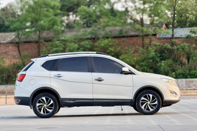 Used Baojun 560 2016 1.8L Manual Luxury Edition Exterior 6