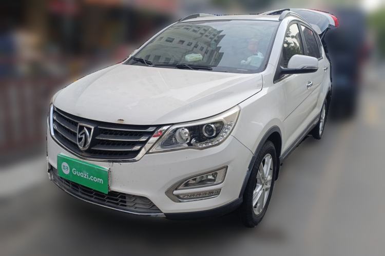 Used Baojun 560 2016 1.5T Manual Elite Edition Guazi used car, China used car export, Used car for sale, Used Baojun cars, Cheapest cars for sale