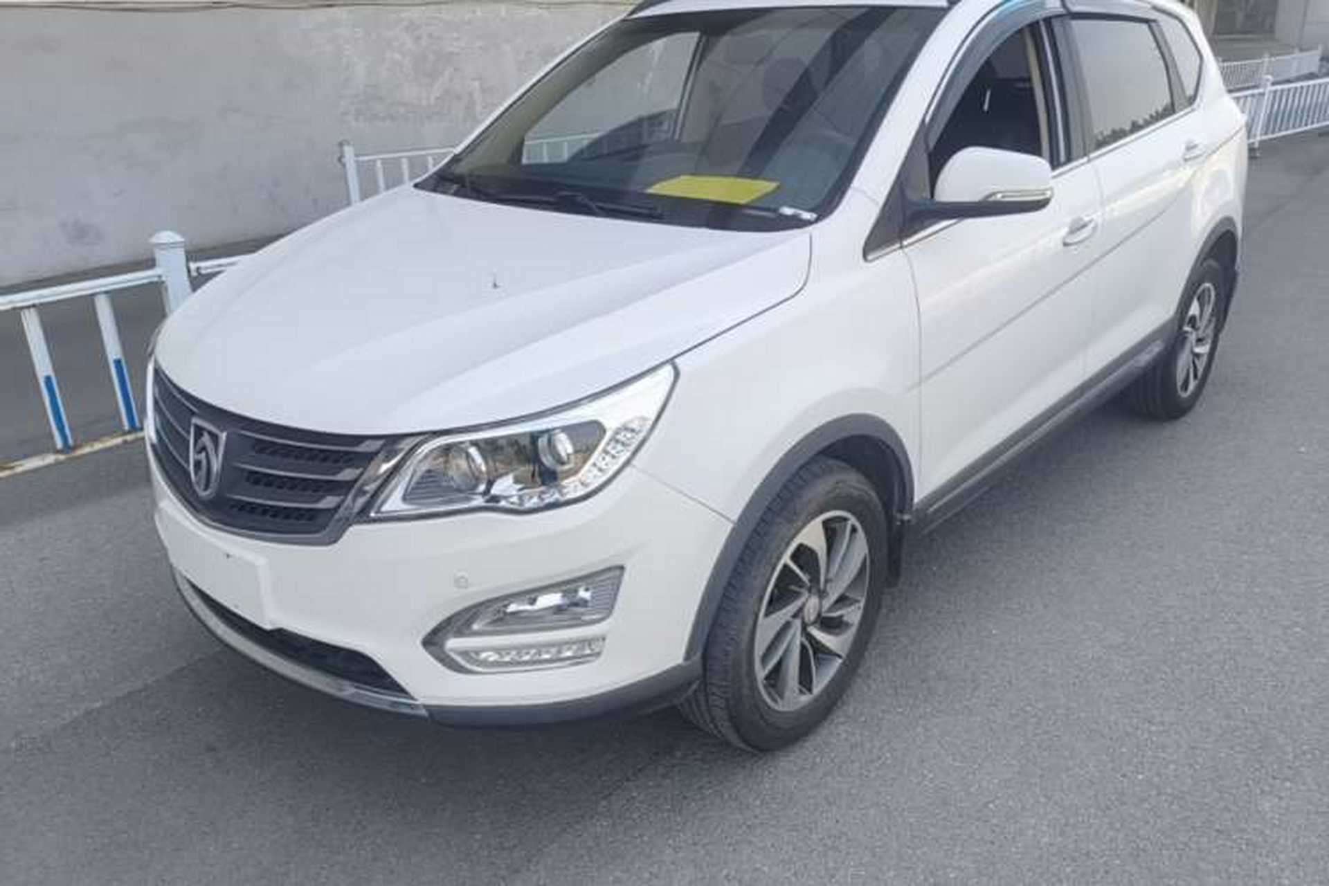 Used Baojun 560 2016 1.8L iAMT Luxury Model Front Left 45 Deg
