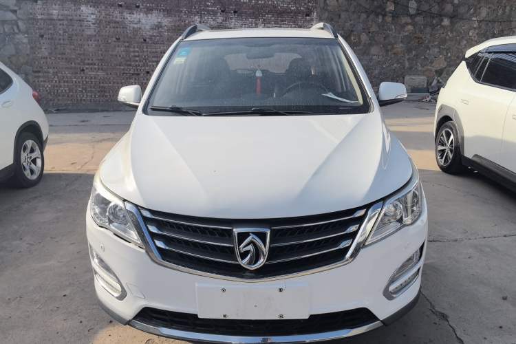 Used Baojun 560 2016 1.8L iAMT Luxury Model Front