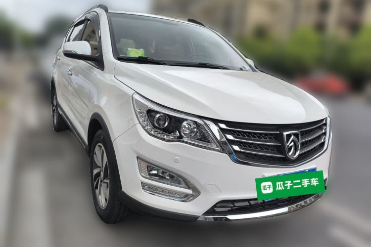 Used Baojun 560 2016 1.8L iAMT Luxury Model Front Right 45 Deg