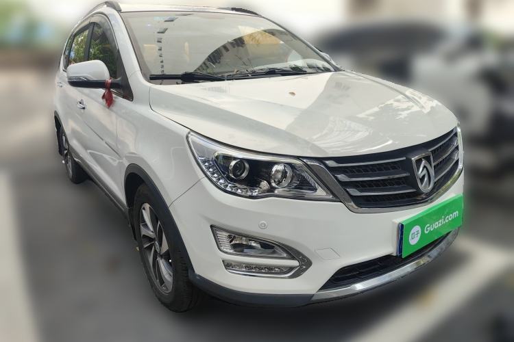 Used Baojun 560 2016 1.8L iAMT Luxury Model Front Right 45 Deg
