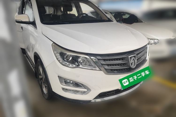 Used Baojun 560 2016 1.8L iAMT Luxury Model Front Right 45 Deg