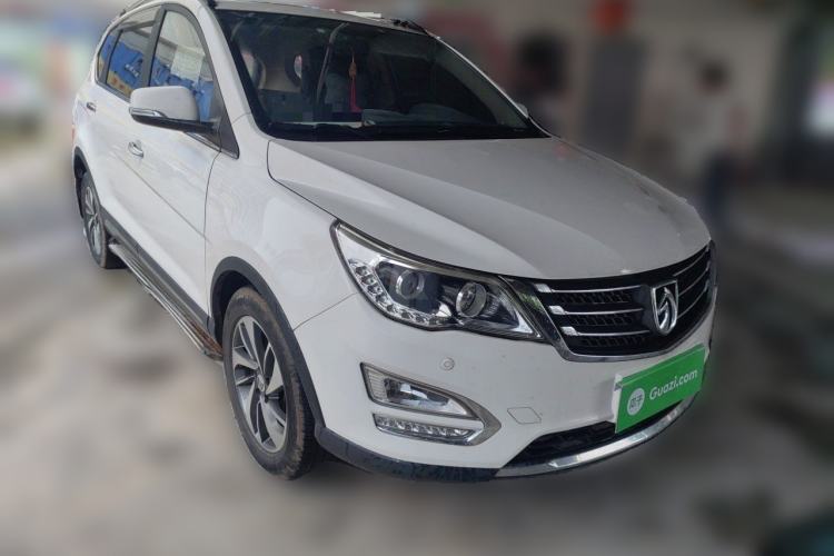 Used Baojun 560 2016 1.8L iAMT Luxury Model Front Right 45 Deg