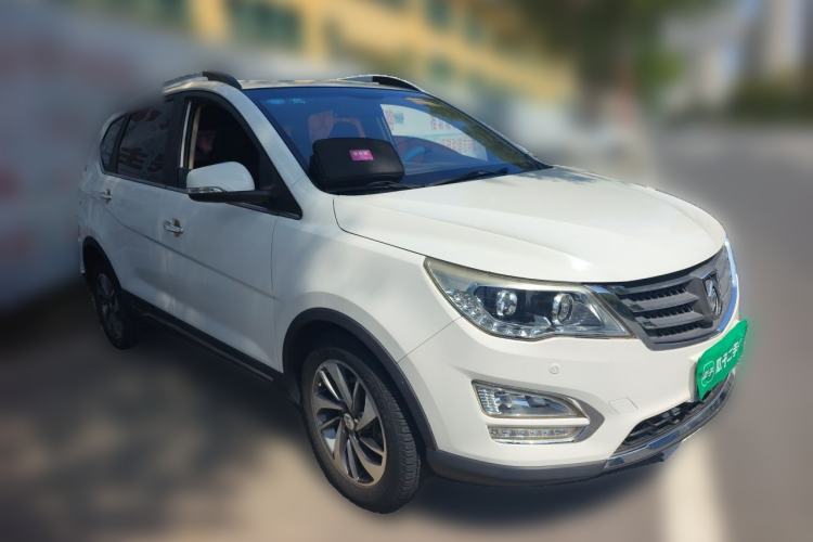 Used Baojun 560 2016 1.8L iAMT Luxury Model Front Right 45 Deg