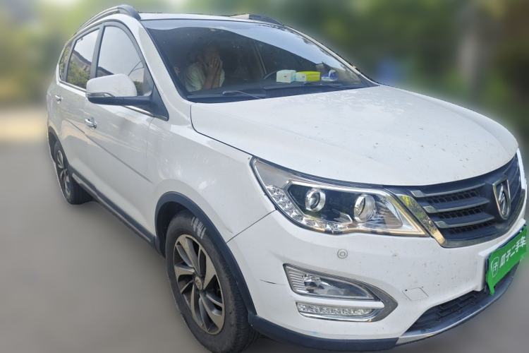 Used Baojun 560 2016 1.5T Manual Luxury Model Front Right 45 Deg