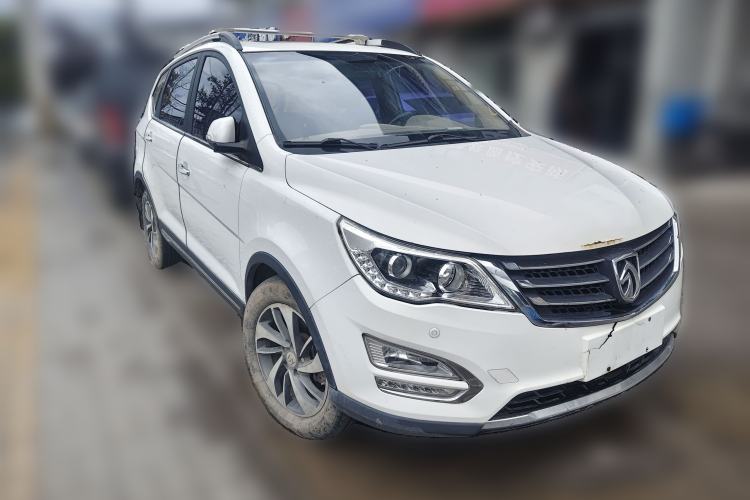 Used Baojun 560 2016 1.8L iAMT Luxury Model Front Right 45 Deg