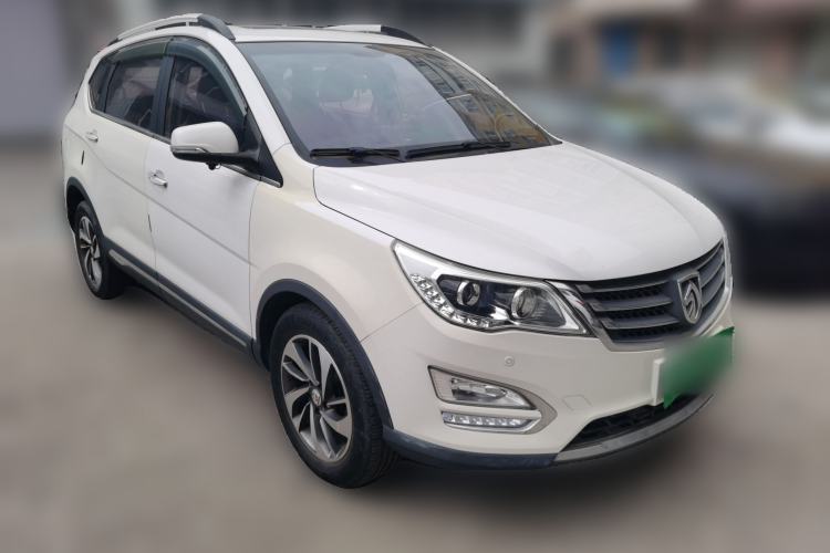 Used Baojun 560 2016 1.8L iAMT Luxury Model Front Right 45 Deg