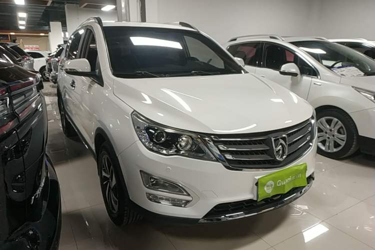 Used Baojun 560 2016 1.8L iAMT Luxury Model Front Right 45 Deg