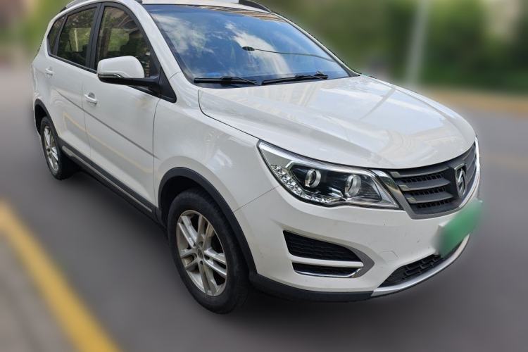 Used Baojun 560 2016 1.8L Manual Value Edition Front Right 45 Deg