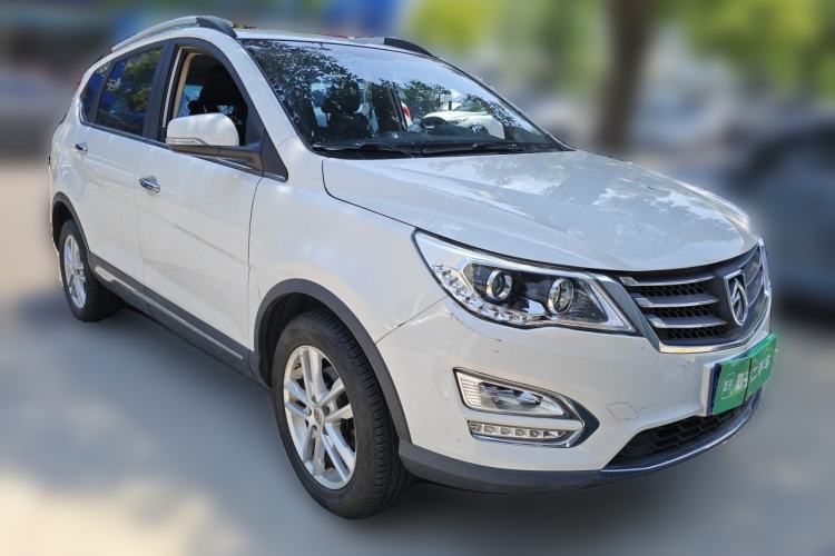 Used Baojun 560 2016 1.5T Manual Elite Edition Front Right 45 Deg