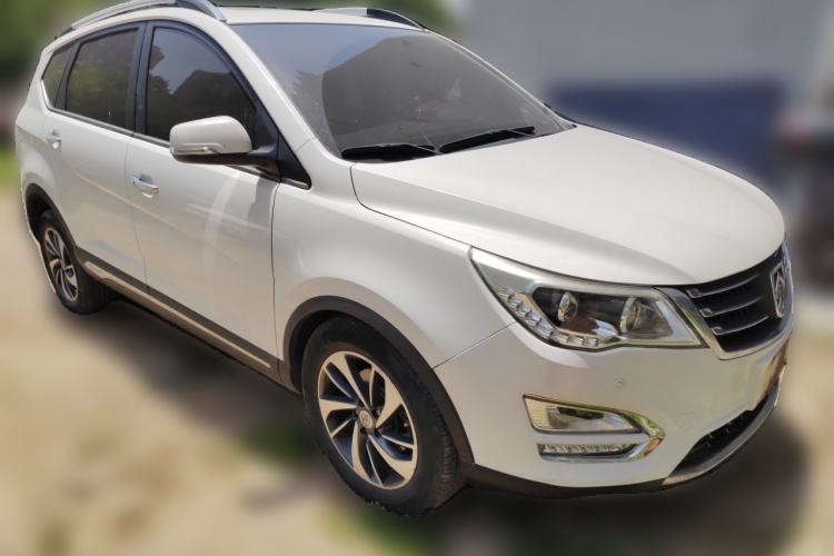 Used Baojun 560 2016 1.5T Manual Luxury Model Front Right 45 Deg