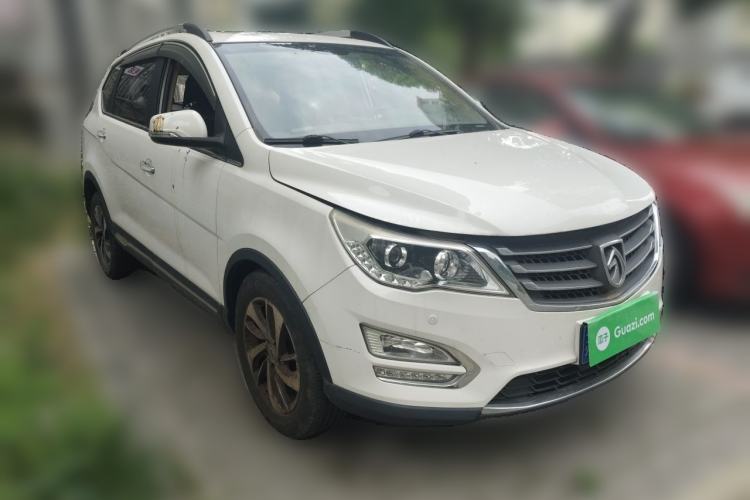 Used Baojun 560 2016 1.5T Manual Luxury Model Front Right 45 Deg