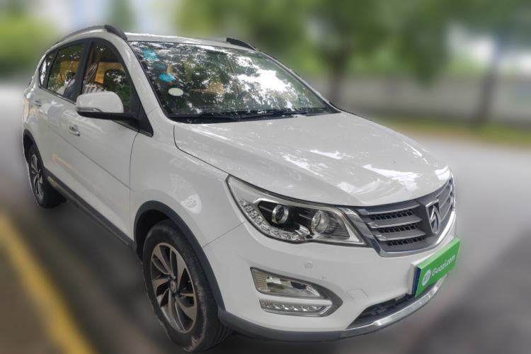 Used Baojun 560 2016 1.8L iAMT Luxury Model Front Right 45 Deg