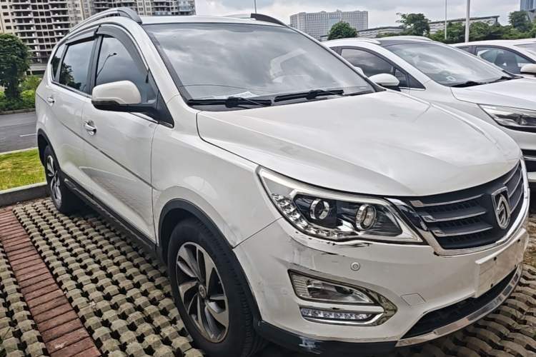Used Baojun 560 2016 1.8L iAMT Luxury Model Front Right 45 Deg