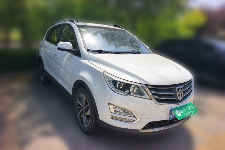 Used Baojun 560 2016 1.8L iAMT Luxury Model Front Right 45 Deg